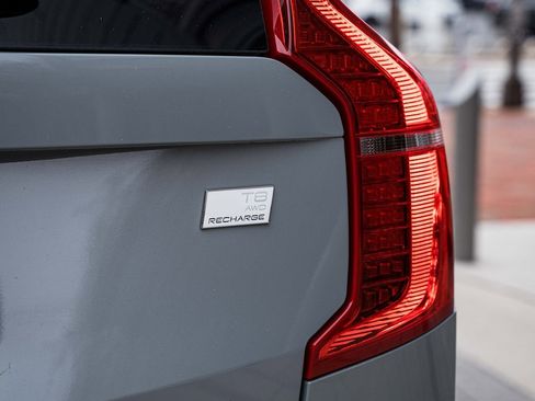 Certified 2024 Volvo XC90 T8 Plus w/ Protection Package Premier image 6