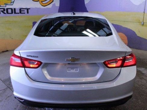 Used 2020 Chevrolet Malibu LS image 3