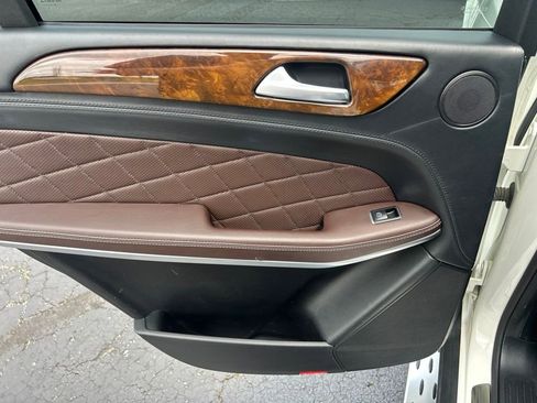 Used 2014 Mercedes-Benz GL 550 4MATIC image 41