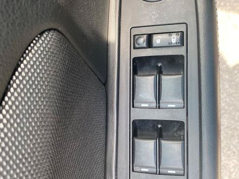 Used 2013 Dodge Avenger SE FWD image 38