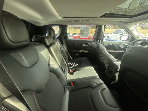 Used 2021 Jeep Cherokee Trailhawk w/ Sun, Sound & Nav Group image 11