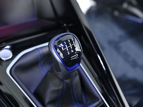 Used 2024 Volkswagen Golf R image 21
