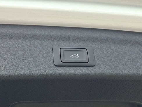 Certified 2025 Audi Q3 2.0T Premium AWD/4WD image 31