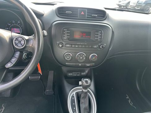 Used 2014 Kia Soul FWD image 9