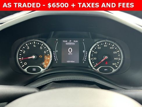 Used 2017 Jeep Renegade Latitude w/ Cold Weather Group image 18