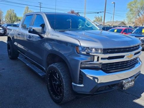 Used 2019 Chevrolet Silverado 1500 LT w/ Trailering Package image 3