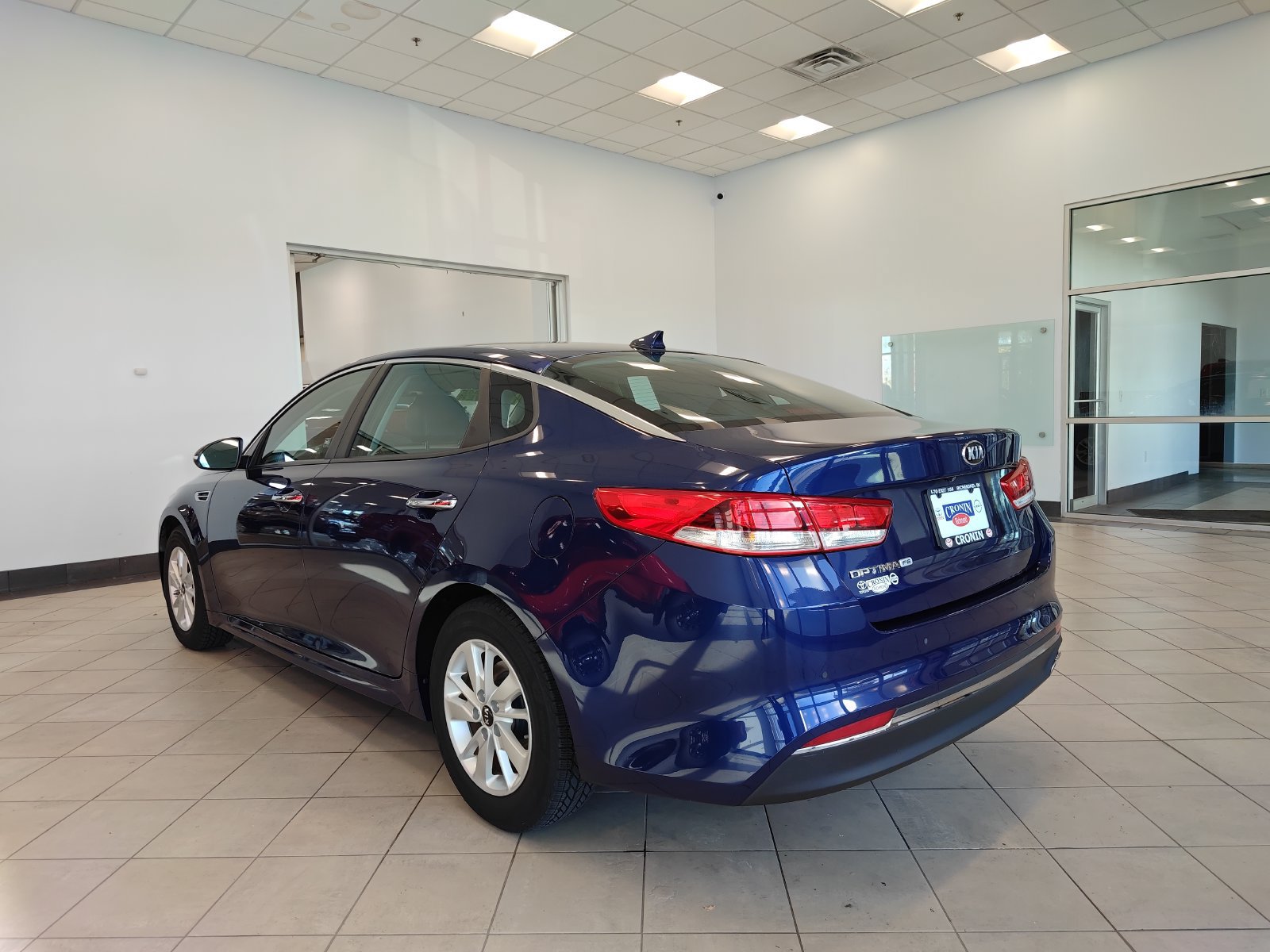 Used 2017 Kia Optima LX w/ Convenience Package FWD image 5