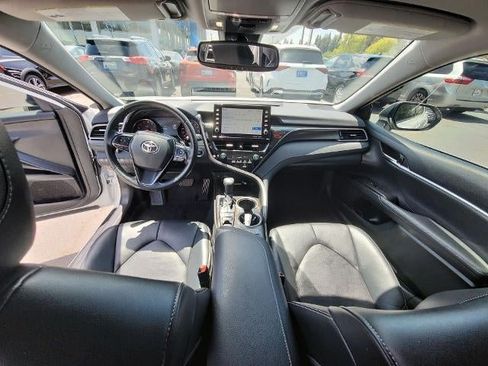 Used 2022 Toyota Camry XSE FWD image 21