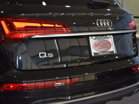 Used 2023 Audi Q5 2.0T Premium w/ Convenience Package AWD/4WD image 10