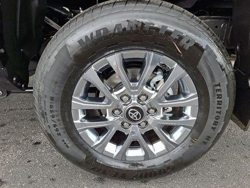 New 2026 Toyota Tacoma Limited AWD/4WD image 18