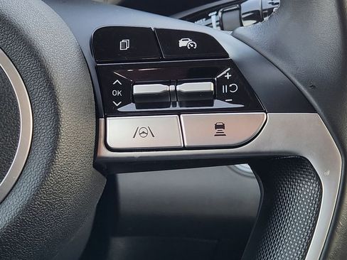 Used 2025 Hyundai Elantra SEL FWD image 29