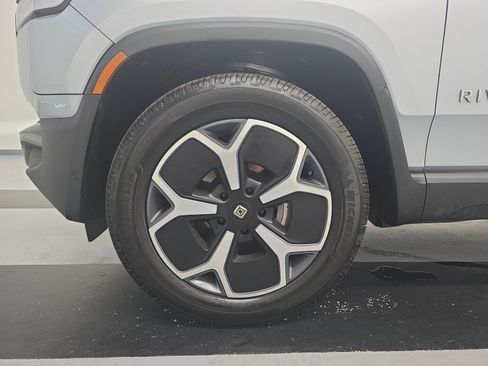 Used 2023 Rivian R1T Adventure AWD/4WD image 9
