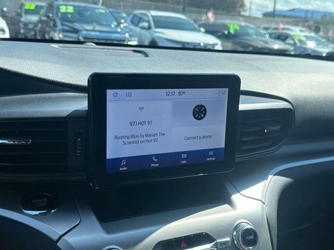 Certified 2022 Ford Explorer XLT w/ Class IV Trailer Tow Package image 29