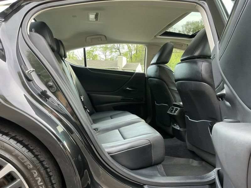 Used 2022 Lexus ES 350 w/ Premium Package FWD image 12