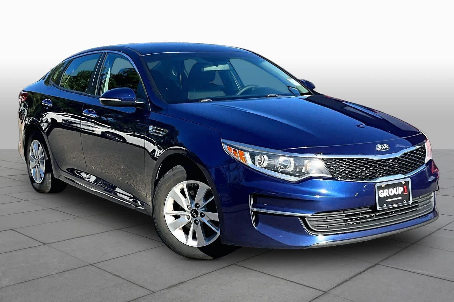 Used 2017 Kia Optima LX w/ Driver Convenience Package FWD image 3