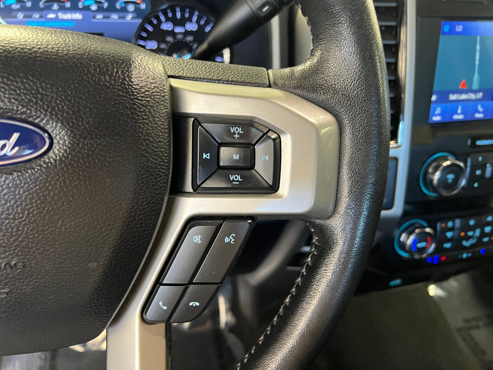 Used 2020 Ford F350 Lariat AWD/4WD image 17