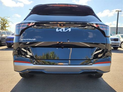New 2026 Kia Sportage SX image 9