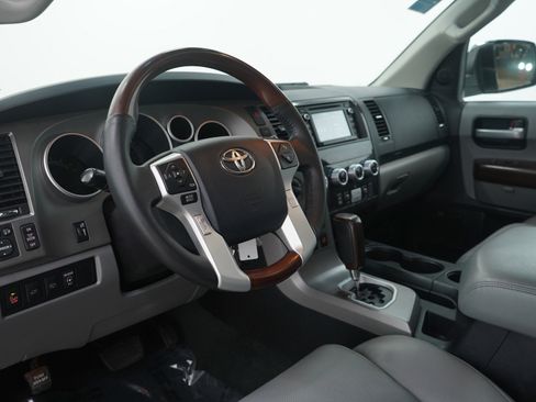 Used 2015 Toyota Sequoia Platinum image 33