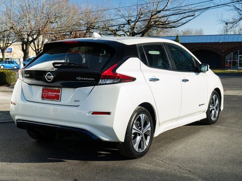 Used 2019 Nissan Leaf SV w/ SV Technology Package image 6
