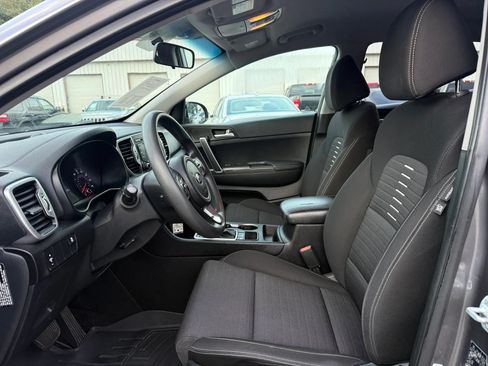 Used 2017 Kia Sportage LX w/ LX Popular Package AWD/4WD image 2