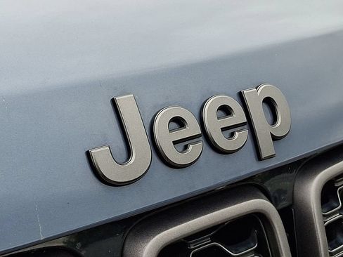 Used 2021 Jeep Grand Cherokee Limited w/ Quick Order Package 28K 80th AWD/4WD image 4