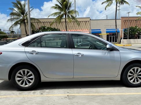 Used 2017 Toyota Camry LE FWD image 7