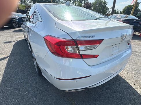 Used 2018 Honda Accord Touring image 8