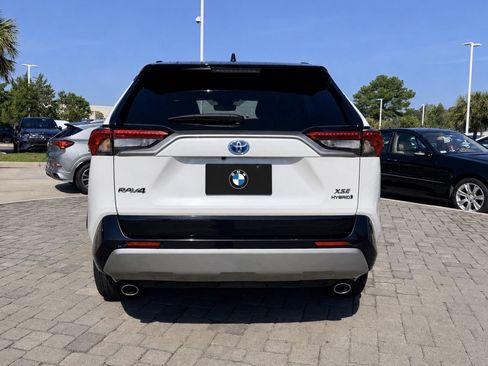 Used 2023 Toyota RAV4 XSE AWD/4WD image 9