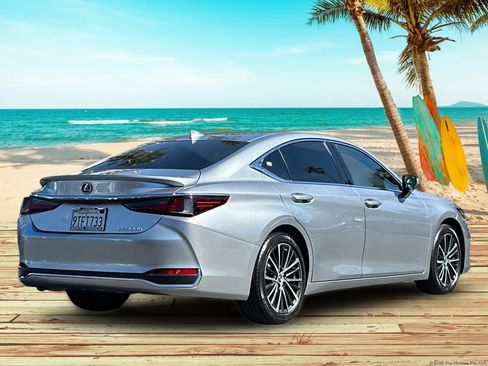 Used 2025 Lexus ES 300h w/ Premium Package image 6