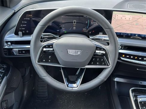 New 2025 Cadillac Lyriq Luxury image 19