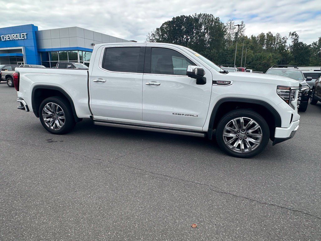 Used 2023 GMC Sierra 1500 Denali w/ Denali Reserve Package AWD/4WD image 3