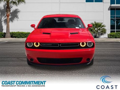 Used 2018 Dodge Challenger SXT image 3