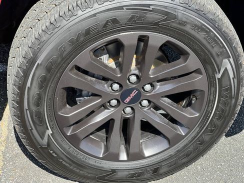 Used 2019 GMC Canyon SLE w/ Elevation Edition RWD image 29