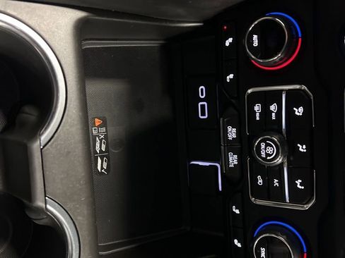 Certified 2024 Chevrolet Tahoe Z71 w/ Luxury Package image 24