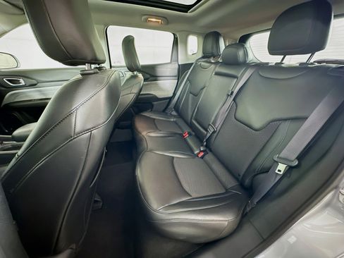 Used 2022 Jeep Compass Latitude w/ Sun and Sound Group FWD image 27