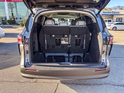 New 2026 Toyota Sienna LE FWD image 13