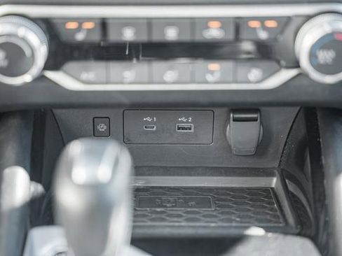 Used 2023 Nissan Altima 2.5 SV w/ SV Premium Package image 23