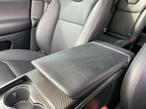 Used 2022 Tesla Model X Plaid image 27