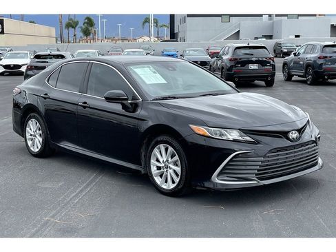 Used 2022 Toyota Camry LE w/ Carpet Mat Package (TMS) image 8