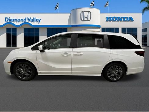 New 2026 Honda Odyssey Touring image 6