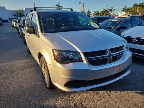 Used 2012 Dodge Grand Caravan SE image 2