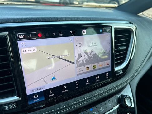 Used 2025 Chrysler Pacifica Limited w/ Uconnect Theater Family Group AWD/4WD image 16