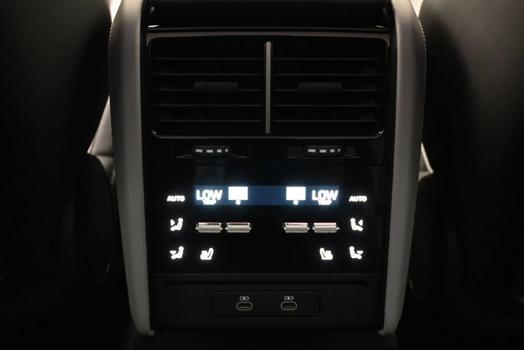 Used 2026 Porsche Cayenne Electric AWD/4WD image 22