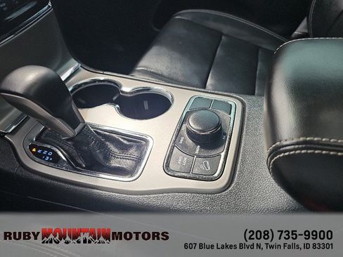 Used 2021 Jeep Grand Cherokee Limited AWD/4WD image 24
