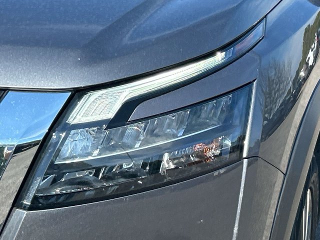 Certified 2025 Nissan Pathfinder SL FWD image 10