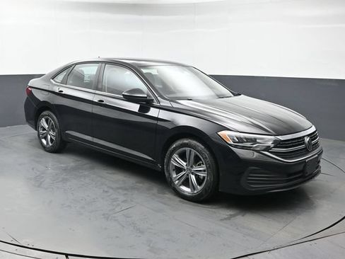Used 2023 Volkswagen Jetta SE FWD image 1