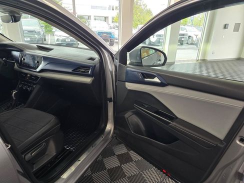 Used 2024 Volkswagen Taos SE FWD image 39
