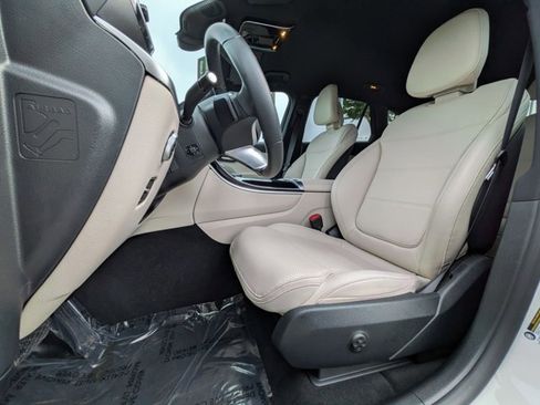 Certified 2024 Mercedes-Benz GLC 300 image 16