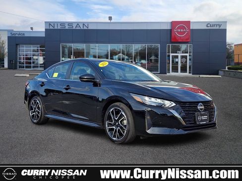 Certified 2025 Nissan Sentra SR w/ SR Premium Package FWD image 1