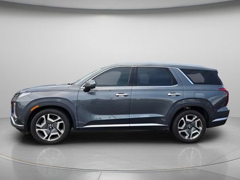 Used 2025 Hyundai Palisade SEL FWD image 3
